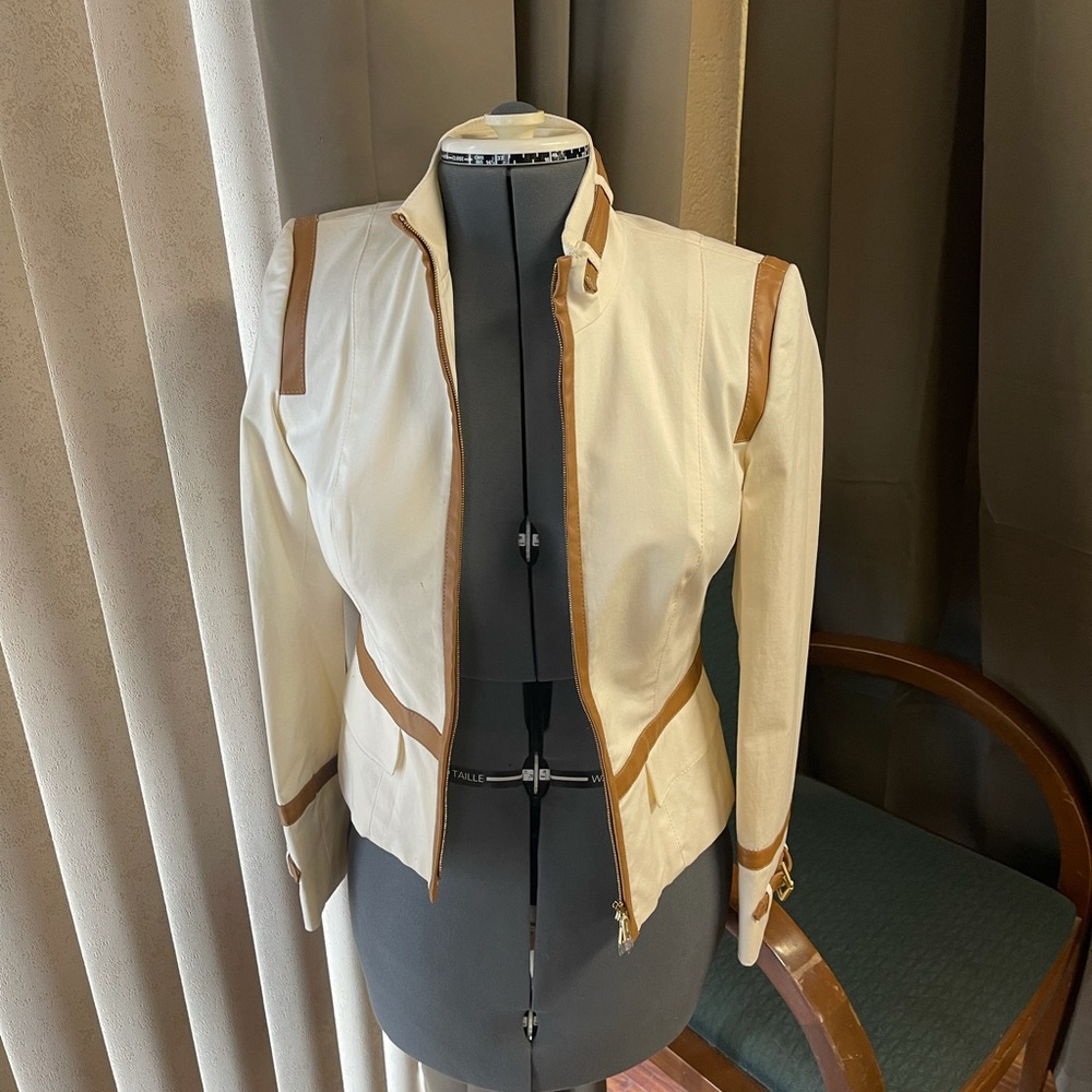Beautiful jacket,new without tag